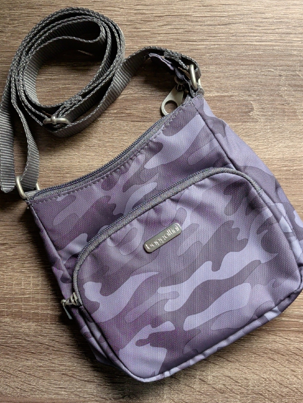 Baggallini Gray Camo Crossbody Purse NWOT